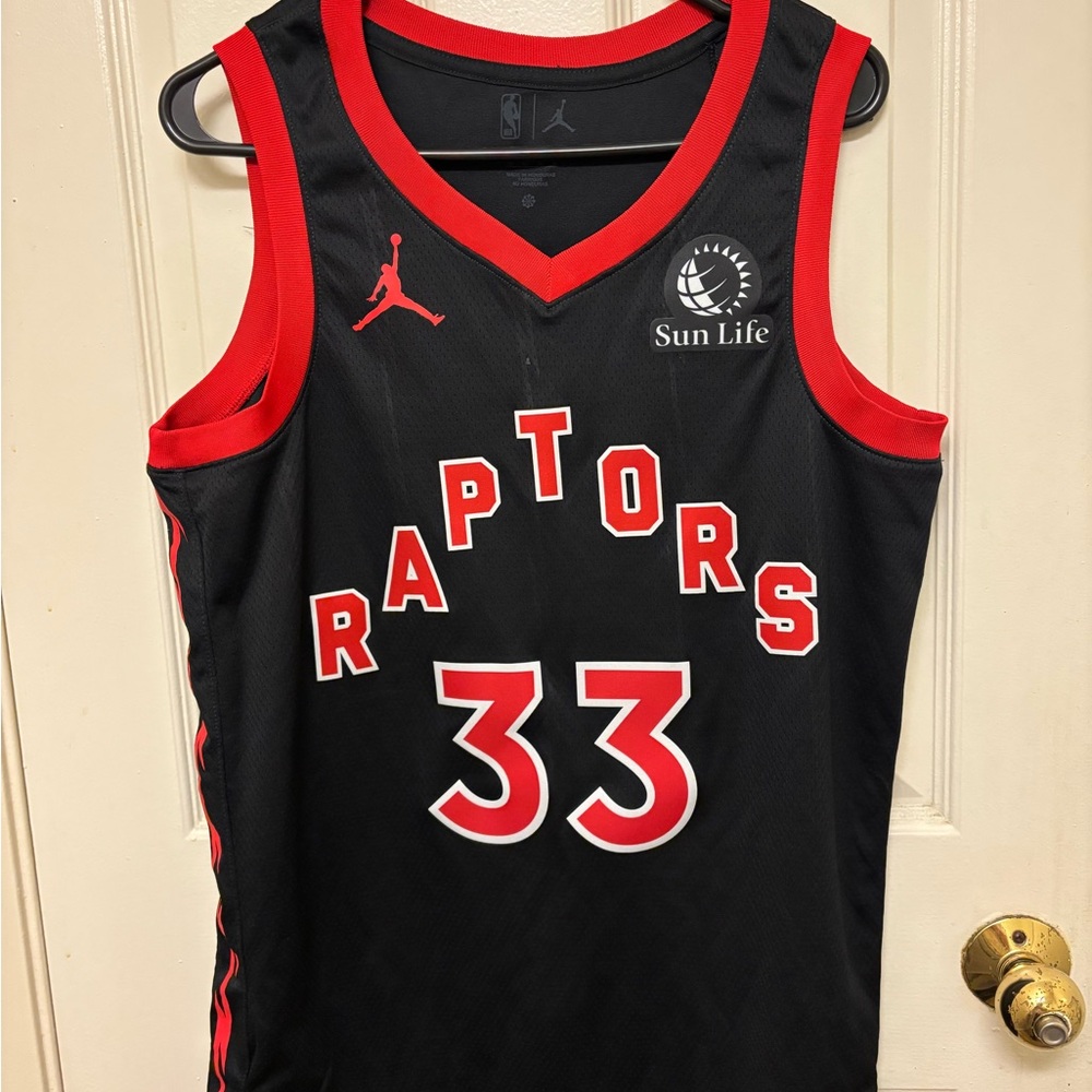 Black and Red Raptors Basketball Jersey  33 Trent JR